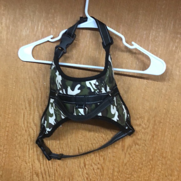 Other - 🐝Dog harness. Says XL but i would say Large.  Camo! FREE🐝 with $25+ order